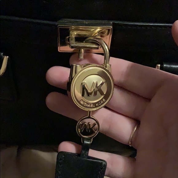 Michael kors purse - Picture 6 of 7